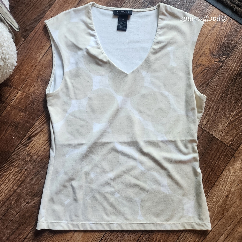 2/$25 THE LIMITED STRETCH TOP CIRCLE GEOMETRIC PATTERN SIZE MEDIUM